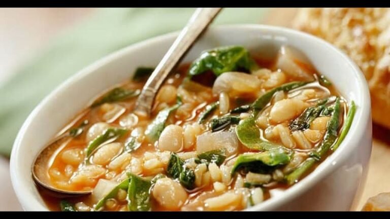 Creamy Parmesan Spinach and White Bean Soup