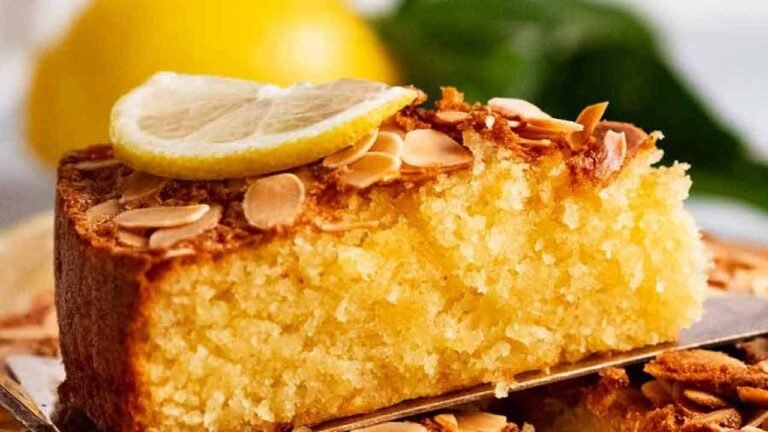 Lemon Coconut Cake: A Refreshing Tropical Delight